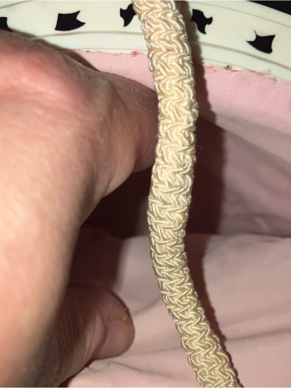 Popcorn Stitch Scalloped Crochet Top-Handle Bag In Light Beige Celluloid Trim - Picture 7 of 8